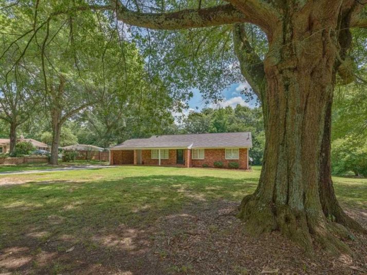 621 W Sandtown Rd, Marietta, GA 30064