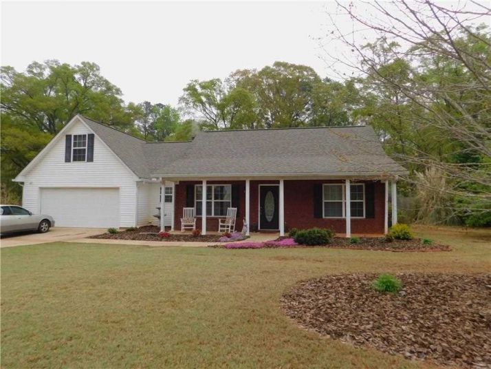 141 Laurel Ln, Social Circle, GA 30025
