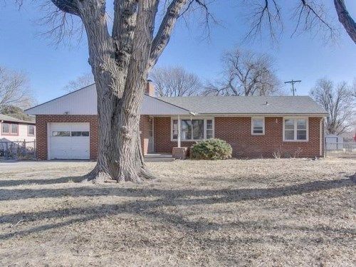 2906 N Madison St, Hutchinson, KS 67502