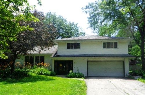 100 Julie Dr, Kankakee, IL 60901