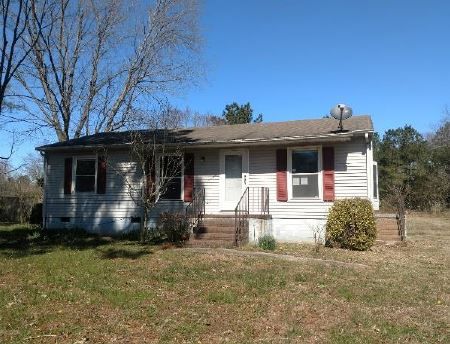 3431 Woodstock Rd, Gloucester, VA 23061