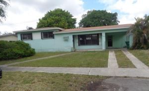 19502 NW 7th Ct, Miami, FL 33169