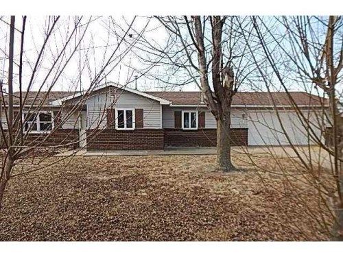1718 N Walnut Rd, Iola, KS 66749