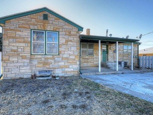 215 E 20th St, Hays, KS 67601