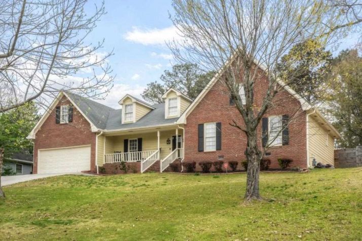 1814 Skyland Glen Dr, Snellville, GA 30078