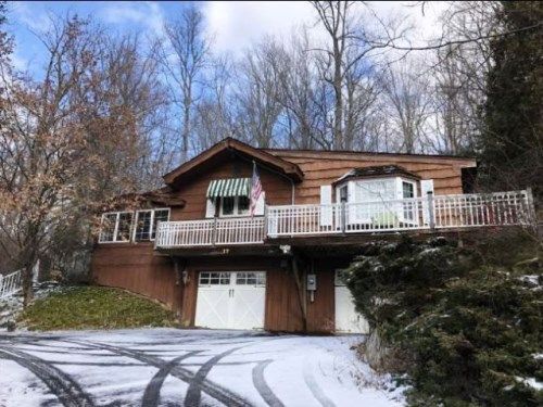 17 Mist Hill Dr, New Milford, CT 06776