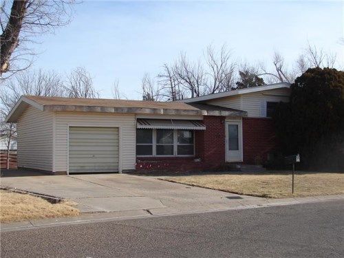 1209 Sunset Ave, Liberal, KS 67901