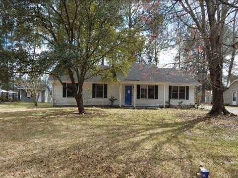 806 Halifax Cir, New Bern, NC 28562