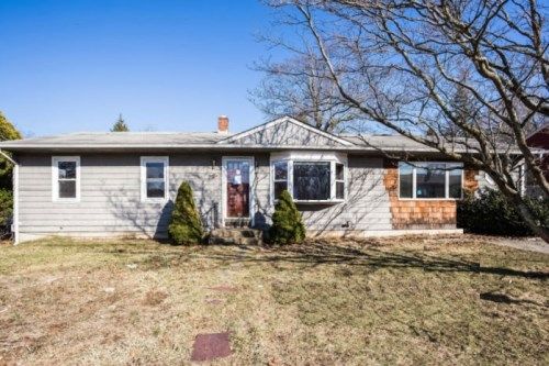 33 Cochran St, West Warwick, RI 02893