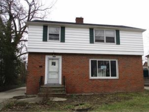 3656 Severn Rd, Cleveland, OH 44118
