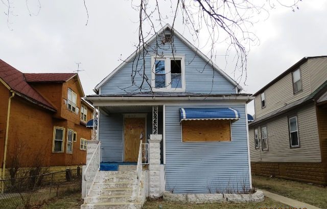10749 S Perry Ave, Chicago, IL 60628
