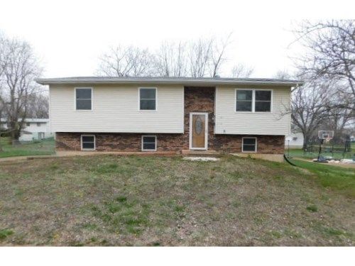 827 Bell Dr, Farmington, MO 63640