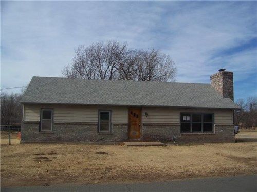 737 N Broadway St, Kingman, KS 67068