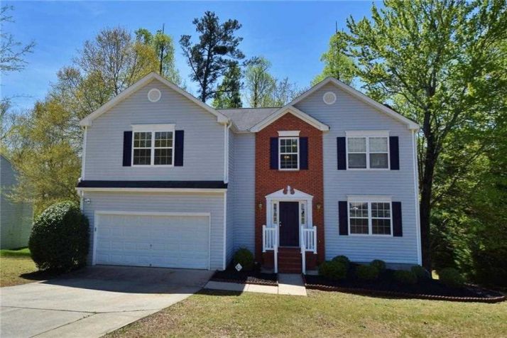 106 Slate Ridge Ln, Loganville, GA 30052