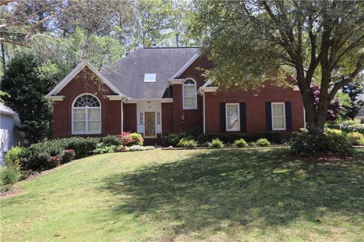 364 Bayshore Ct, Suwanee, GA 30024