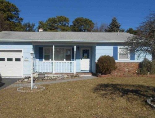 899 Edgebrook Dr N, Toms River, NJ 08757