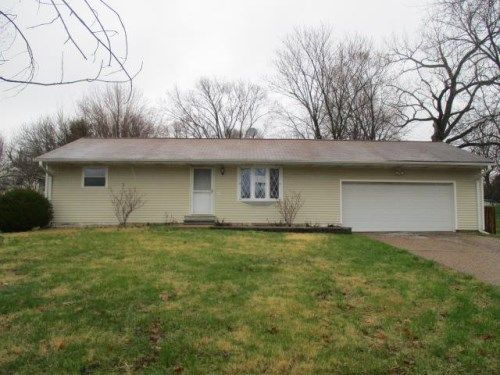 51 Downing St, Maryland Heights, MO 63043