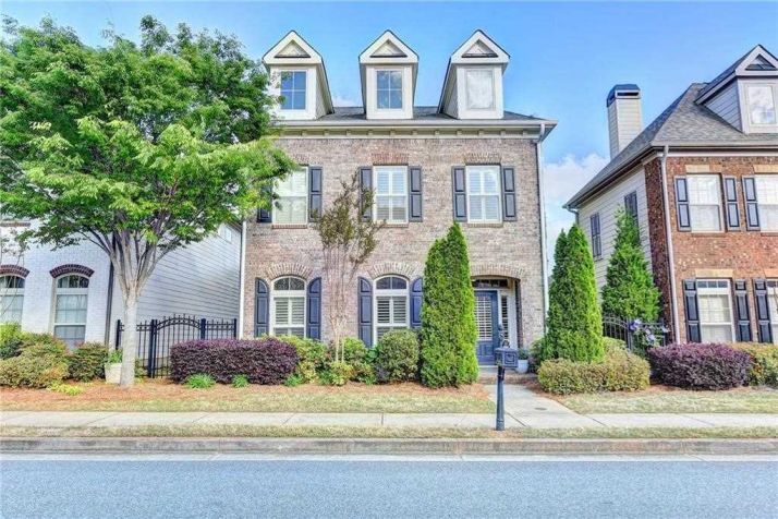 7435 Winthrop Rd, Alpharetta, GA 30005