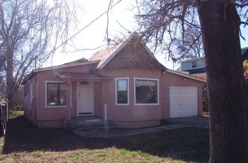 955 Armstrong St, Lakeport, CA 95453