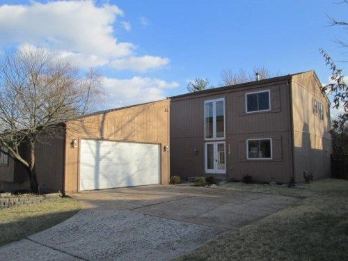 1638 Award Dr, Ballwin, MO 63021