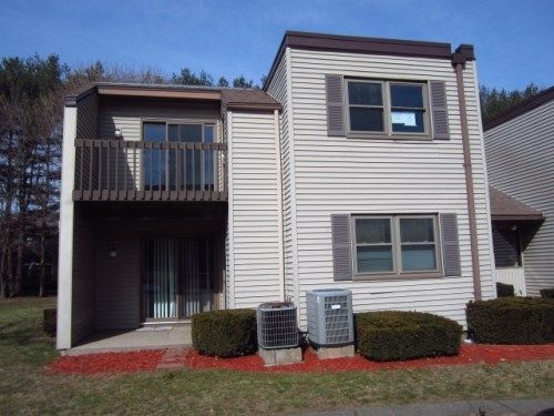 804 Twin Circle Dr, South Windsor, CT 06074