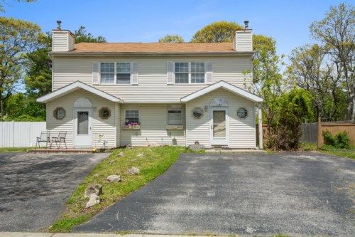 7 Trim St, Bay Shore, NY 11706