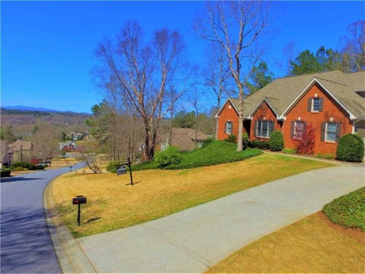 8795 Waterside Dr, Ball Ground, GA 30107
