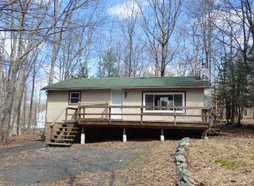 107 Westfall Dr, Dingmans Ferry, PA 18328