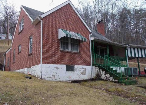 211 S College Ave, Bluefield, VA 24605