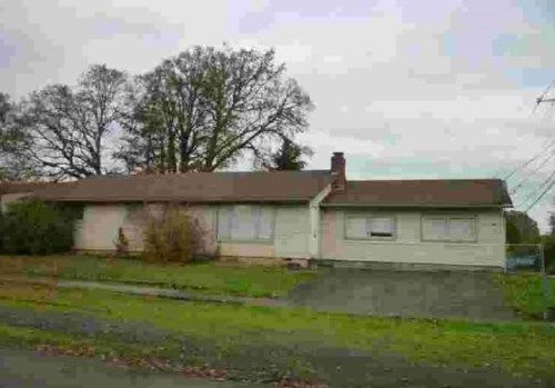 404 N 10TH ST, Saint Helens, OR 97051