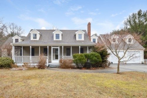 31r Esta Rd, Plymouth, MA 02360