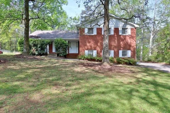 2219 Scenic Dr, Snellville, GA 30078