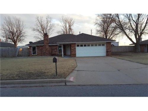 304 WILLOW ST, Elk City, OK 73644