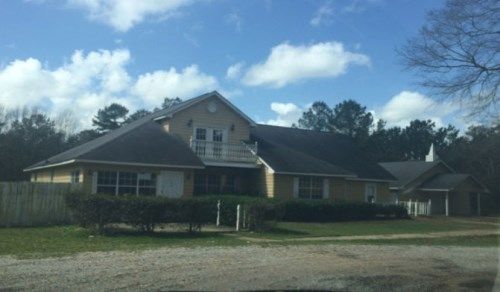 38 Oaks Ln, Collins, MS 39428