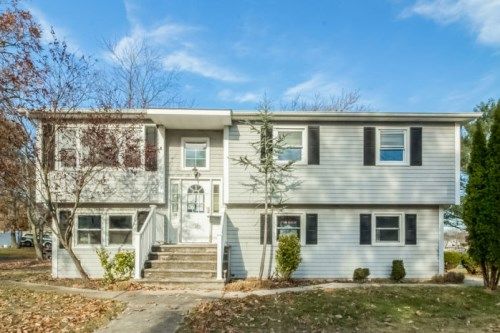 338 Shawnee Dr, Brick, NJ 08724