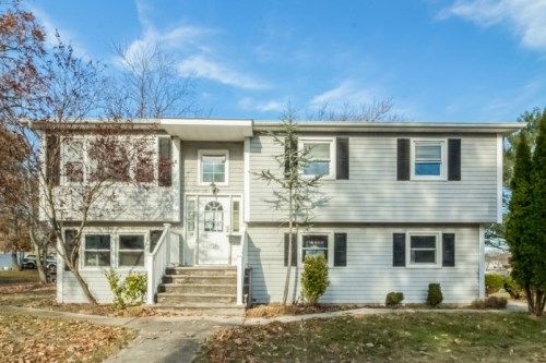 338 Shawnee Dr, Brick, NJ 08724