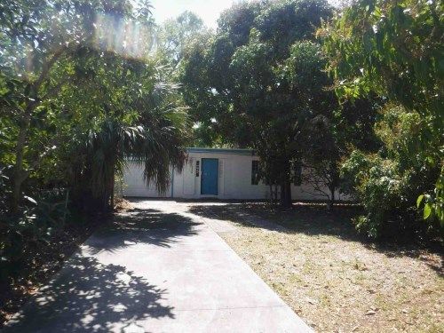 2066 6th St, Sarasota, FL 34237