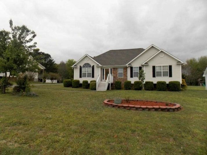 33 Sassafras Trl, Cartersville, GA 30121