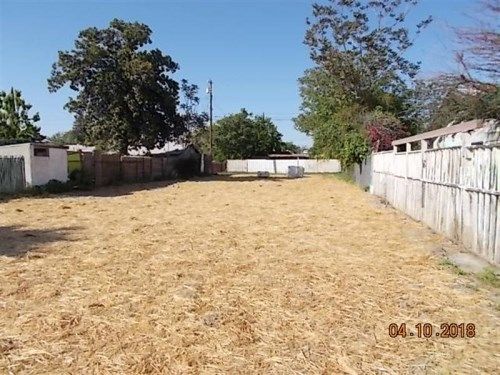 1308 LAKE ST, Bakersfield, CA 93305