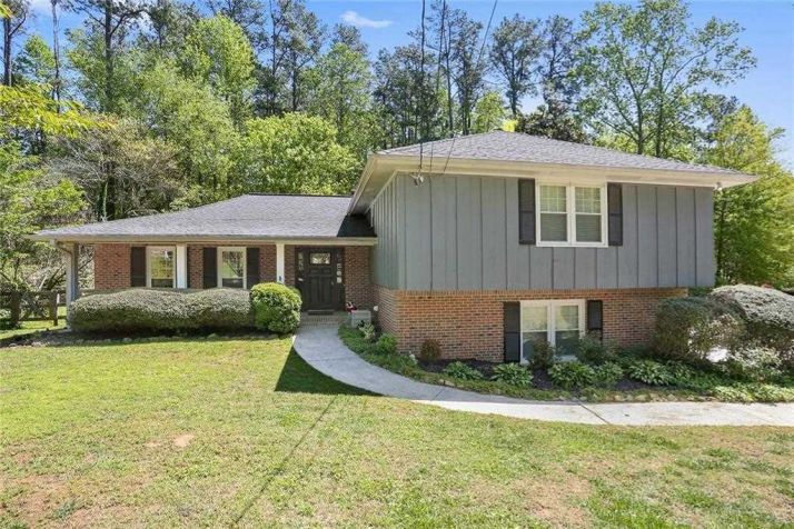 1035 Windsor Trl, Roswell, GA 30076