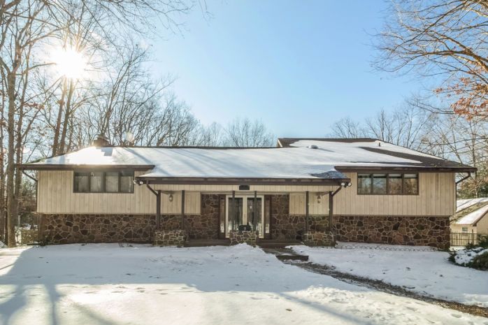 2 Meetinghouse Ct, Vincentown, NJ 08088