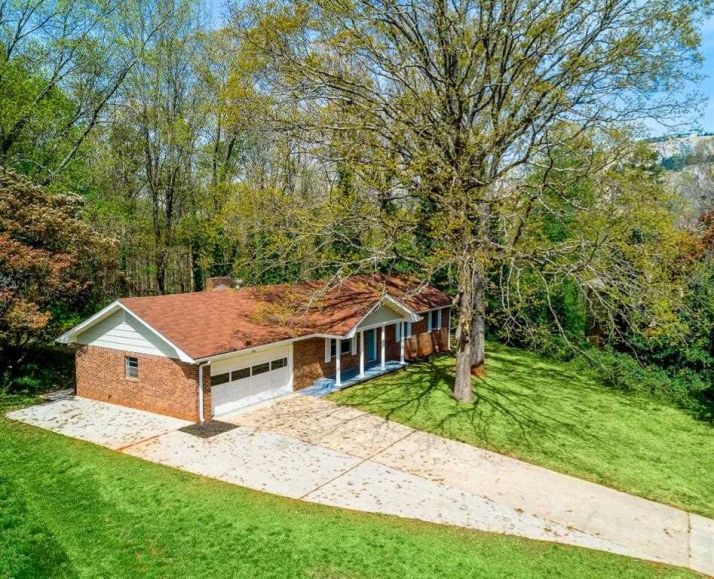 614 Mincey Ct, Stone Mountain, GA 30087
