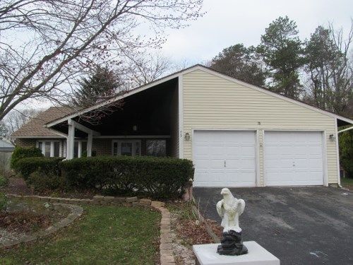 75 Arbor Meadow Dr, Sicklerville, NJ 08081