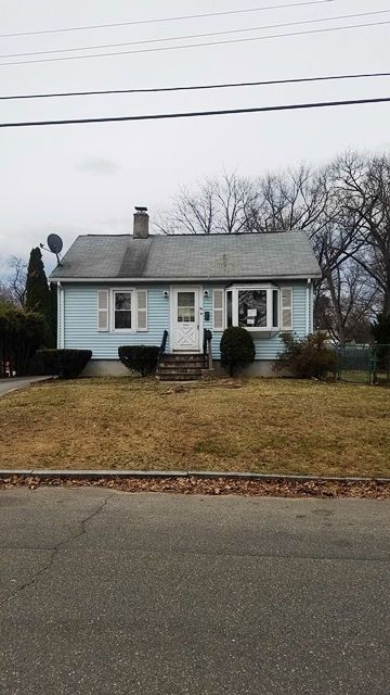 94 Price St, Springfield, MA 01104