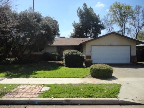 5254 E Huntington Ave, Fresno, CA 93727