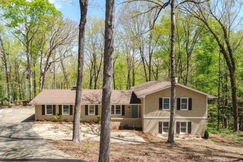 2750 Wynelle Dr, Gainesville, GA 30506