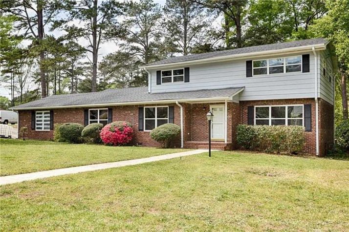 2337 Navajo Trl SW, Atlanta, GA 30331
