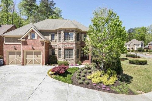 165 Lullwater Ct, Roswell, GA 30075
