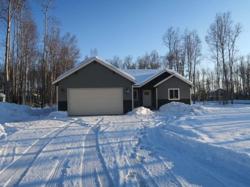 8463 E Wolf Creek Rd, Wasilla, AK 99654