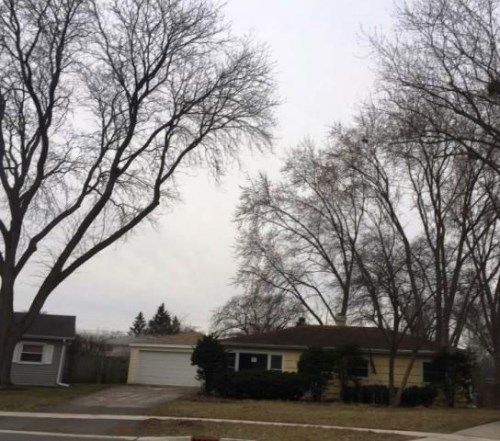 523 W Hawley Ct, Mundelein, IL 60060